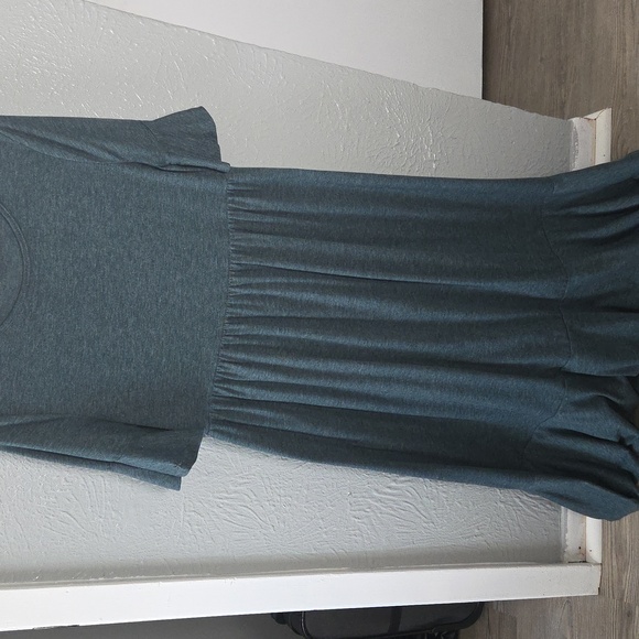 Emery Rose Dresses & Skirts - Elegant Teal Midi Dress